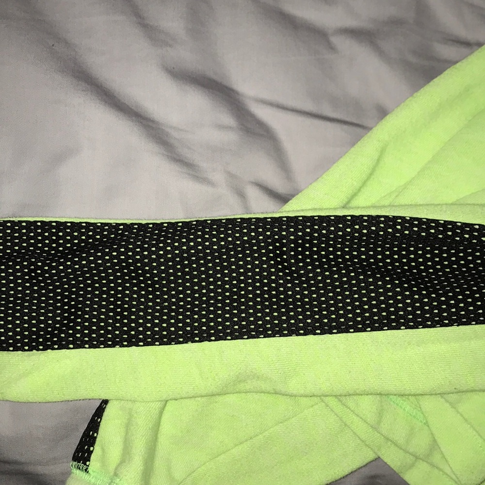 Pink pull over - Picture 3 of 4